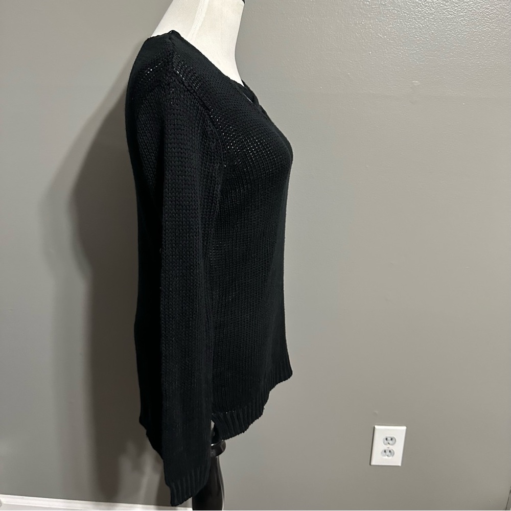 Alya‎ women’s size medium cable knit sweater V-neck with crisscross front black - Picture 4 of 10